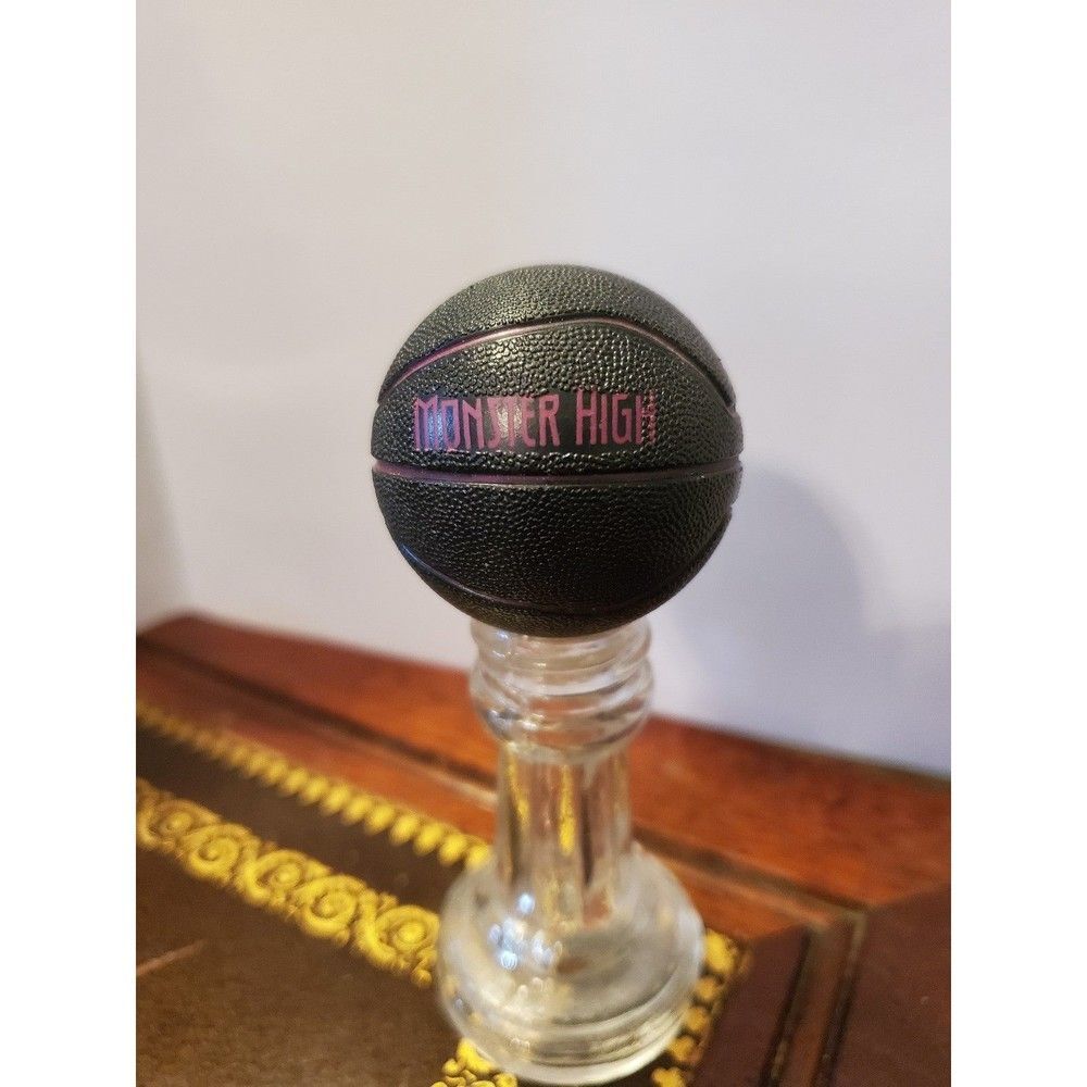 Monster High Deuce Gorgon Scream Casketball Basketball Pink on Black